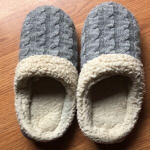 Cozy Gray Cable Knit Slippers